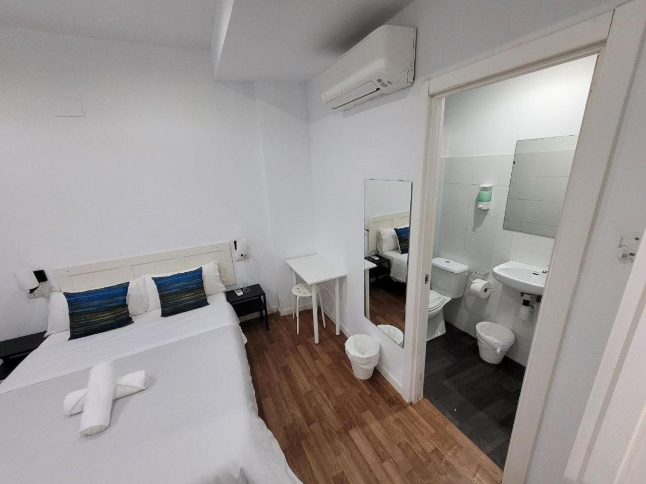 Ayz Frailes - Auto Check-In Property (Adults Only) Malaga Zewnętrze zdjęcie